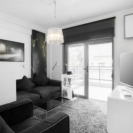 Delmare Black&white Studio *