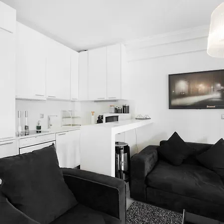 Apartment Delmare Black&white Studio *
