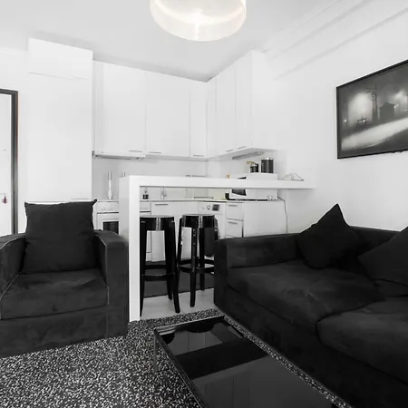 Apartment Delmare Black&white Studio