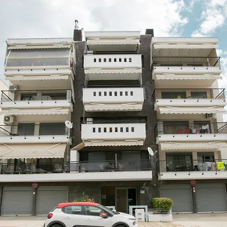 Delmare Black&white Studio Apartment