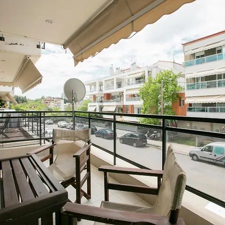 Delmare Black&white Studio Apartment Thessaloniki